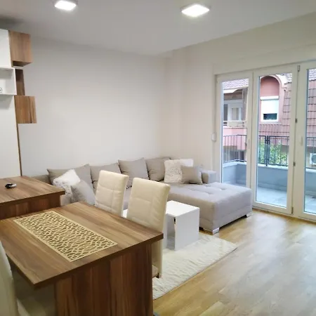 Tara Jagodina, Ima Free Parking U Garazi Jagodina