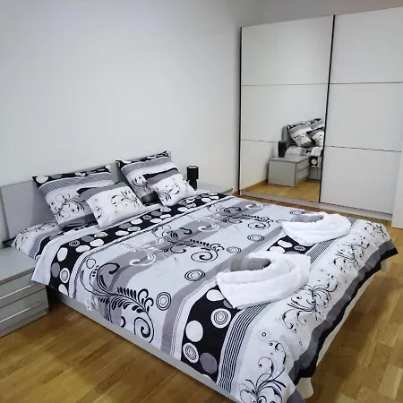 Tara Jagodina, Ima Free Parking U Garazi Jagodina