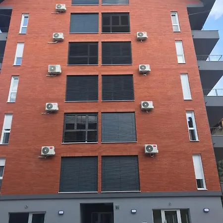 Tara Jagodina, Ima Free Parking U Garazi Apartamento Jagodina