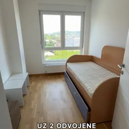 Tara Jagodina, Ima Free Parking U Garazi Διαμέρισμα Jagodina