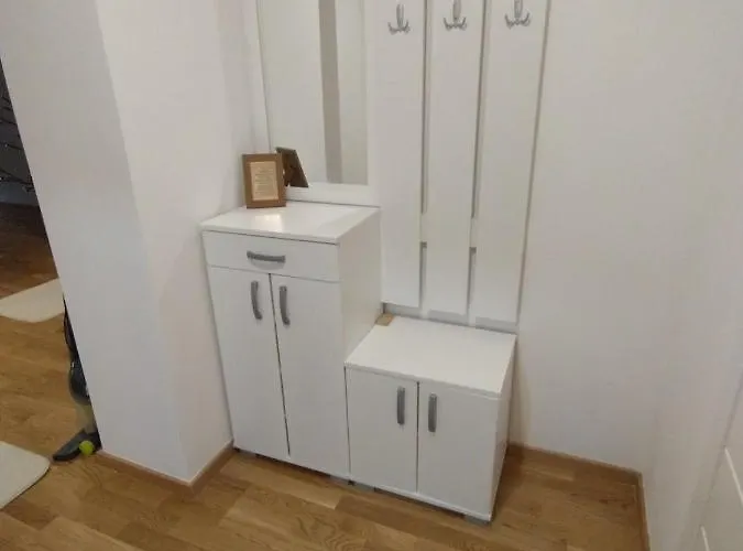 Tara Jagodina, Ima Free Parking U Garazi Διαμέρισμα