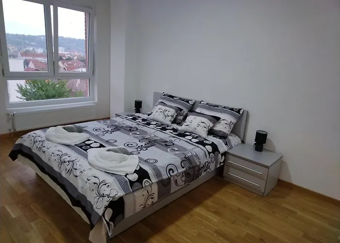 Tara Jagodina, Ima Free Parking U Garazi Διαμέρισμα Jagodina