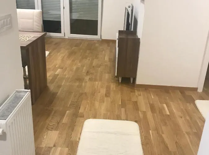 Tara Jagodina, Ima Free Parking U Garazi Διαμέρισμα